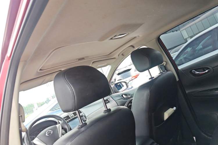Used Nissan Tiida 2011 1.6L CVT Smart Version Headliner