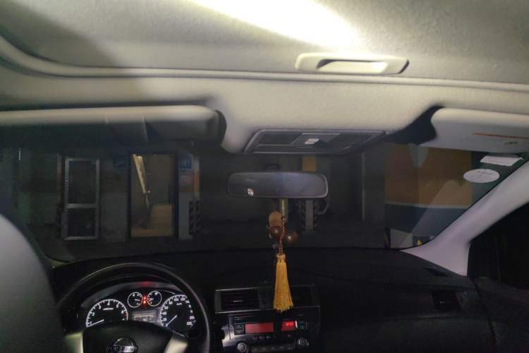 Used Nissan Tiida 2011 1.6L CVT Smart Version Headliner