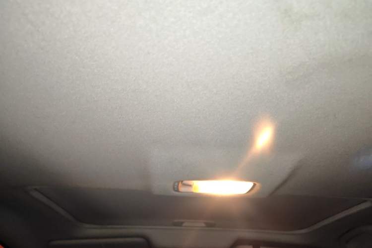 Used Nissan Tiida 2011 1.6L CVT Smart Version Headliner