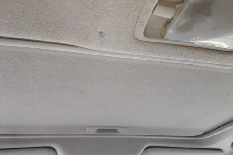 Used Nissan Tiida 2011 1.6L CVT Luxury Edition Headliner