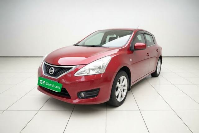Ojetý Nissan Tiida 2011 1.6L CVT Smart Version