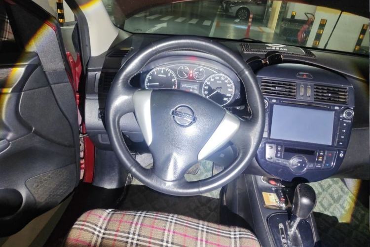 Used Nissan Tiida 2011 1.6L CVT Smart Version Interior 2