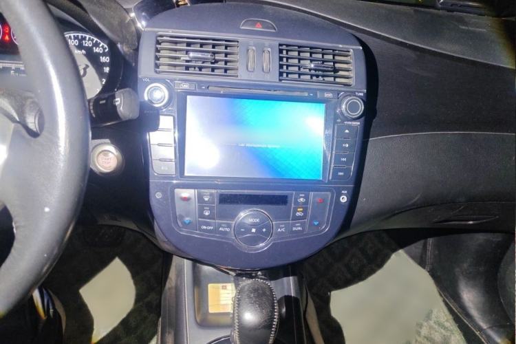 Used Nissan Tiida 2011 1.6L CVT Smart Version Interior 3