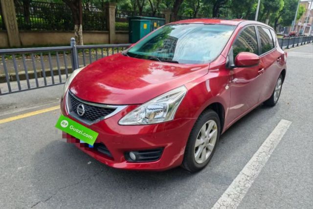 Ojetý Nissan Tiida 2011 1.6L CVT Smart Version
