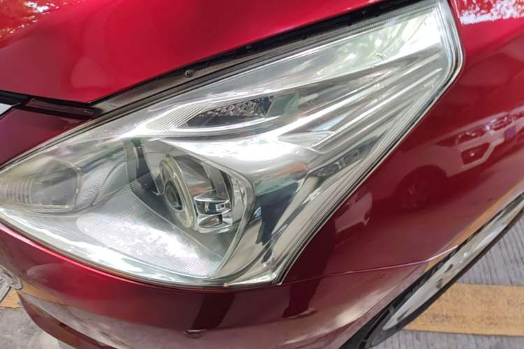 Used Nissan Tiida 2011 1.6L CVT Comfort Model Left Front Headlight
