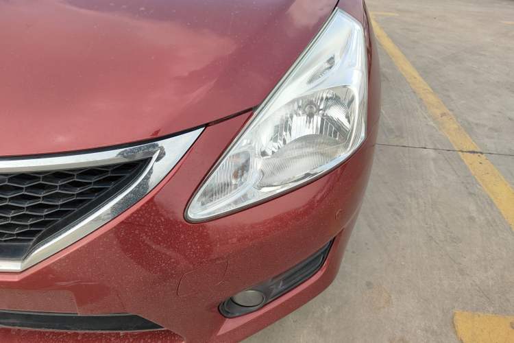 Used Nissan Tiida 2011 1.6L CVT Comfort Model Left Front Headlight