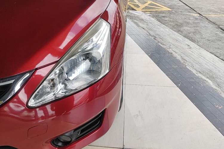 Used Nissan Tiida 2011 1.6L CVT Smart Version Left Front Headlight