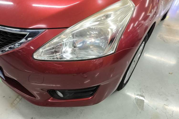 Used Nissan Tiida 2011 1.6L CVT Comfort Model Left Front Headlight