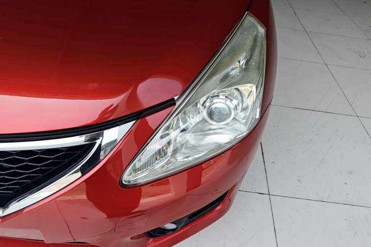 Used Nissan Tiida 2011 1.6L CVT Smart Version Left Front Headlight