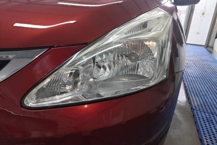 Used Nissan Tiida 2011 1.6L CVT Comfort Model Left Front Headlight