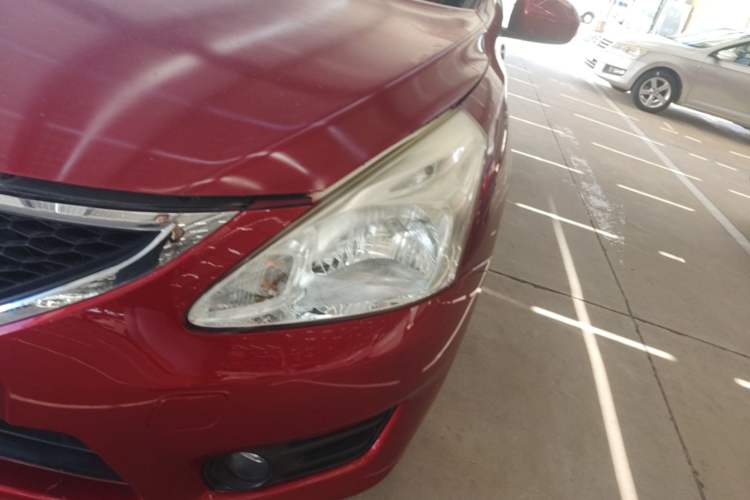 Used Nissan Tiida 2011 1.6L CVT Comfort Model Left Front Headlight