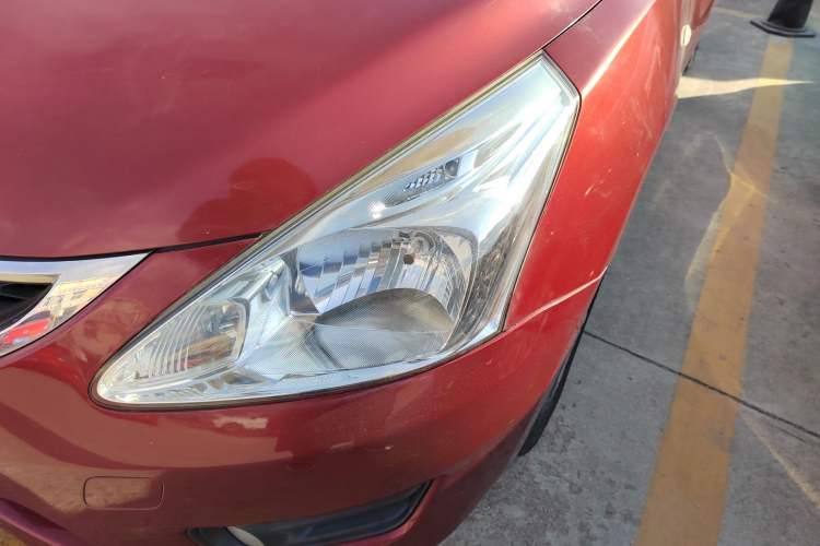 Used Nissan Tiida 2011 1.6L CVT Comfort Model Left Front Headlight
