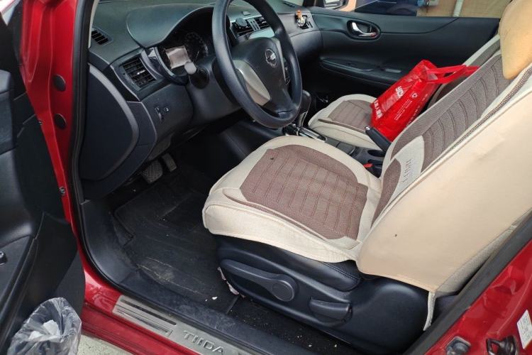 Used Nissan Tiida 2011 1.6L CVT Smart Version Left Front Seat