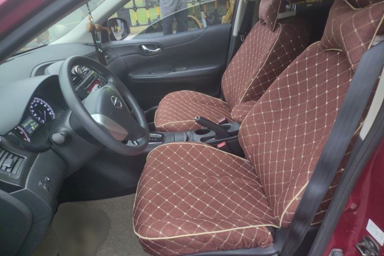 Used Nissan Tiida 2011 1.6L CVT Smart Version Left Front Seat