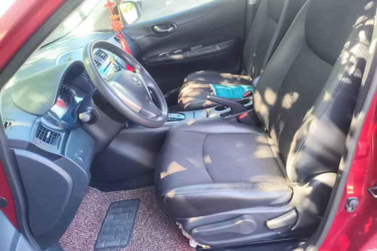 Used Nissan Tiida 2011 1.6L CVT Smart Version Left Front Seat