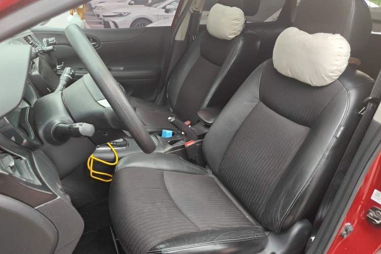 Used Nissan Tiida 2011 1.6L CVT Smart Version Left Front Seat