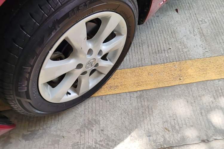 Used Nissan Tiida 2011 1.6L CVT Comfort Model Left Front Wheel Hub