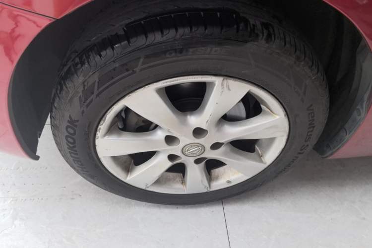 Used Nissan Tiida 2011 1.6L CVT Comfort Model Left Front Wheel Hub