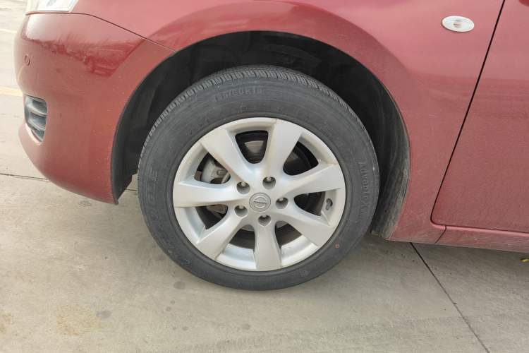 Used Nissan Tiida 2011 1.6L CVT Comfort Model Left Front Wheel Hub