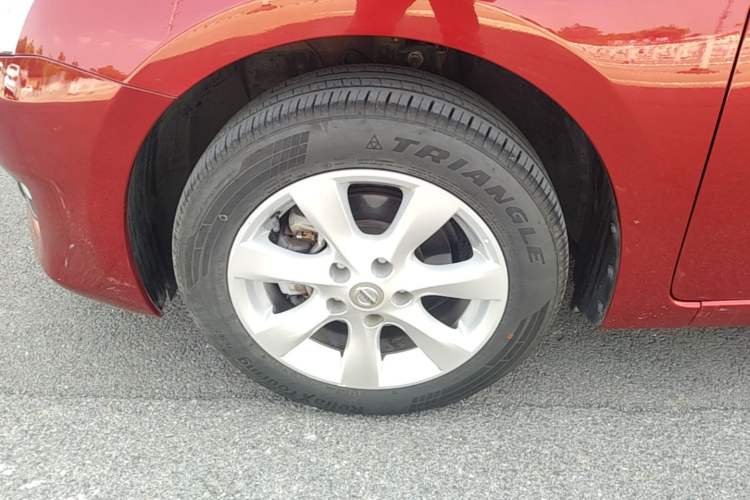 Used Nissan Tiida 2011 1.6L CVT Smart Version Left Front Wheel Hub