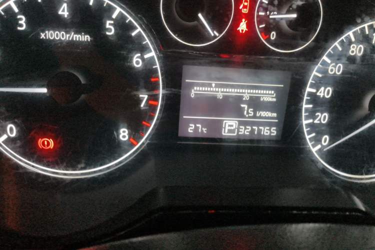 Used Nissan Tiida 2011 1.6L CVT Comfort Model Odometer Close Up
