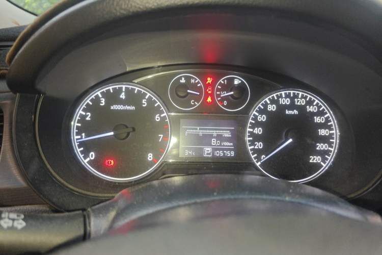 Used Nissan Tiida 2011 1.6L CVT Smart Version Odometer Close Up