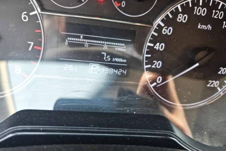 Used Nissan Tiida 2011 1.6L CVT Comfort Model Odometer Close Up