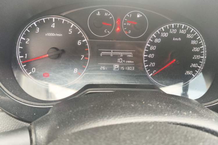 Used Nissan Tiida 2011 1.6T M-CVT Dynamic Edition Odometer Close Up