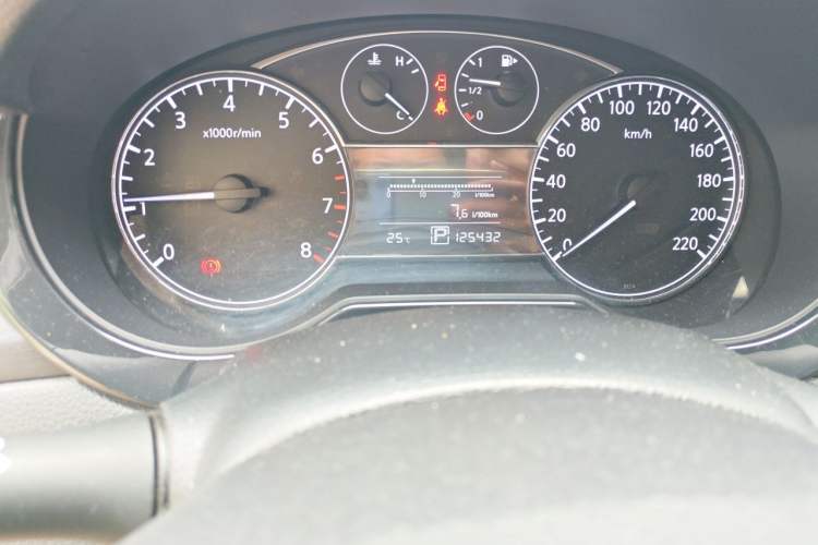 Used Nissan Tiida 2011 1.6L CVT Comfort Model Odometer Close Up