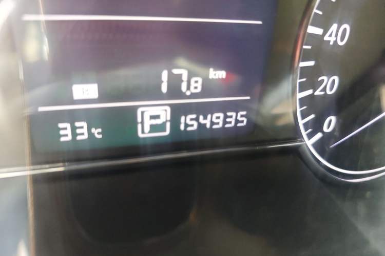 Used Nissan Tiida 2011 1.6L CVT Smart Version Odometer Close Up