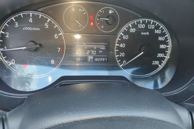 Used Nissan Tiida 2011 1.6L CVT Smart Version Odometer Close Up