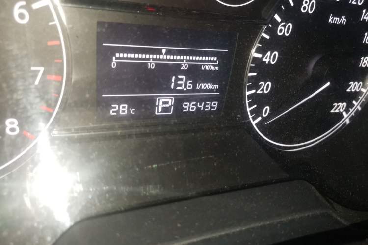 Used Nissan Tiida 2011 1.6L CVT Comfort Model Odometer Close Up