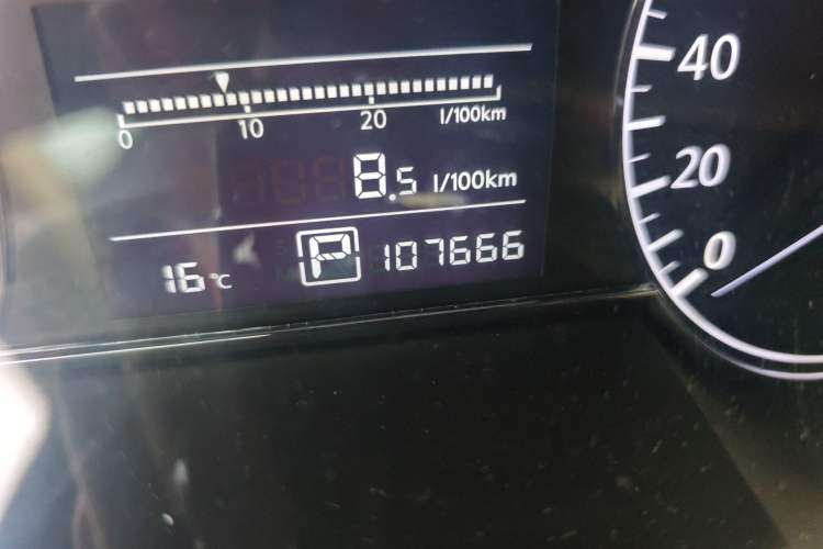Used Nissan Tiida 2011 1.6L CVT Comfort Model Odometer Close Up
