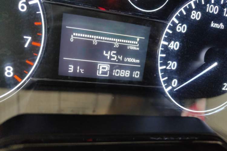 Used Nissan Tiida 2011 1.6L CVT Smart Version Odometer Close Up