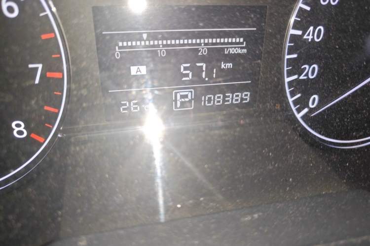 Used Nissan Tiida 2011 1.6L CVT Smart Version Odometer Close Up