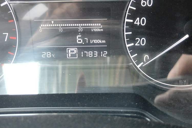 Used Nissan Tiida 2011 1.6L CVT Comfort Model Odometer Close Up
