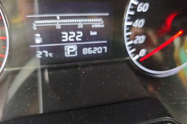 Used Nissan Tiida 2011 1.6T M-CVT Dynamic Edition Odometer Close Up
