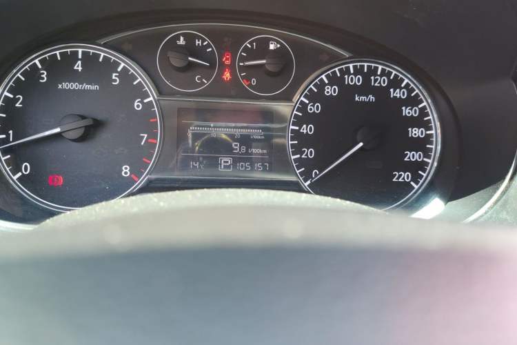 Used Nissan Tiida 2011 1.6L CVT Smart Version Odometer Close Up