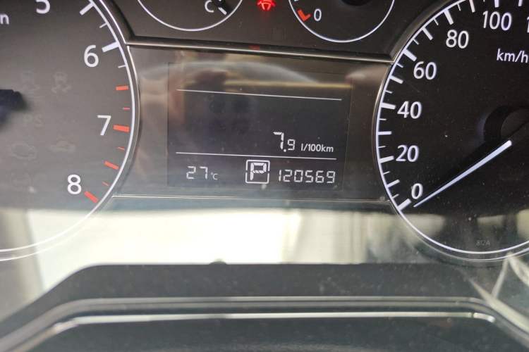 Used Nissan Tiida 2011 1.6L CVT Comfort Model Odometer Close Up