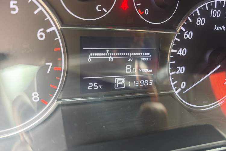 Used Nissan Tiida 2011 1.6L CVT Smart Version Odometer Close Up
