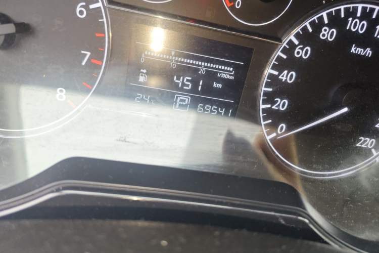Used Nissan Tiida 2011 1.6L CVT Comfort Model Odometer Close Up