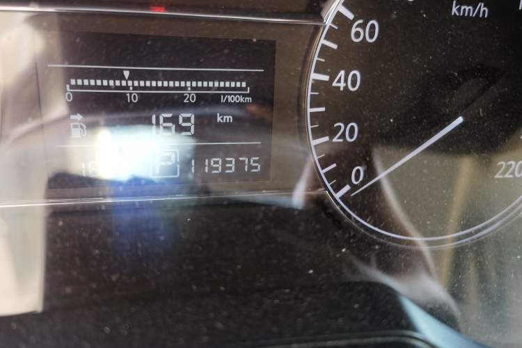 Used Nissan Tiida 2011 1.6L CVT Comfort Model Odometer Close Up
