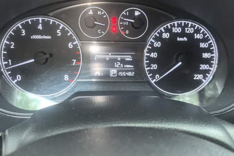 Used Nissan Tiida 2011 1.6L CVT Smart Version Odometer Close Up