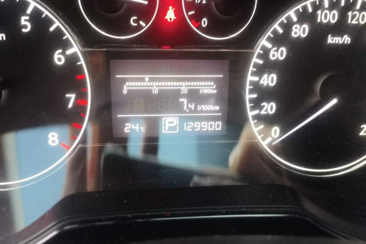 Used Nissan Tiida 2011 1.6L CVT Comfort Model Odometer Close Up