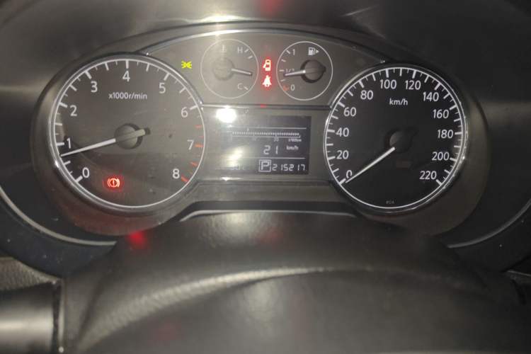 Used Nissan Tiida 2011 1.6L CVT Smart Version Odometer Close Up