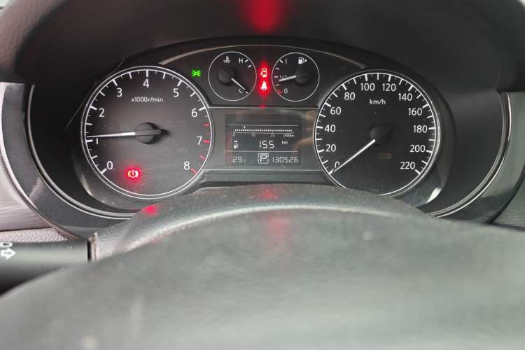 Used Nissan Tiida 2011 1.6L CVT Smart Version Odometer Close Up
