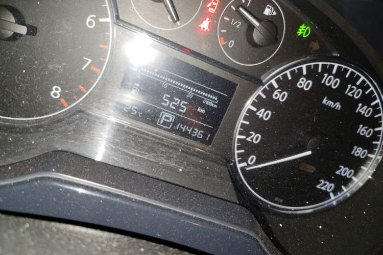 Used Nissan Tiida 2011 1.6L CVT Comfort Model Odometer Close Up
