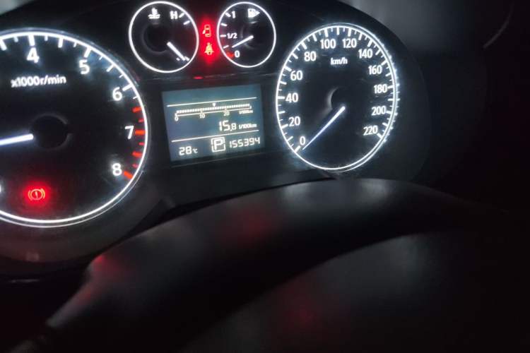 Used Nissan Tiida 2011 1.6L CVT Smart Version Odometer Close Up