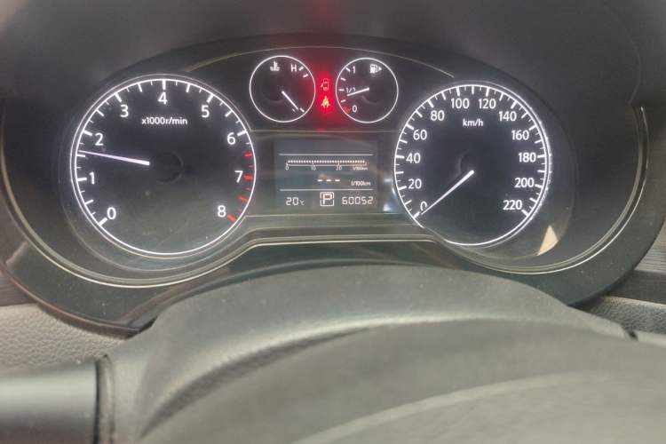 Used Nissan Tiida 2011 1.6L CVT Smart Version Odometer Close Up