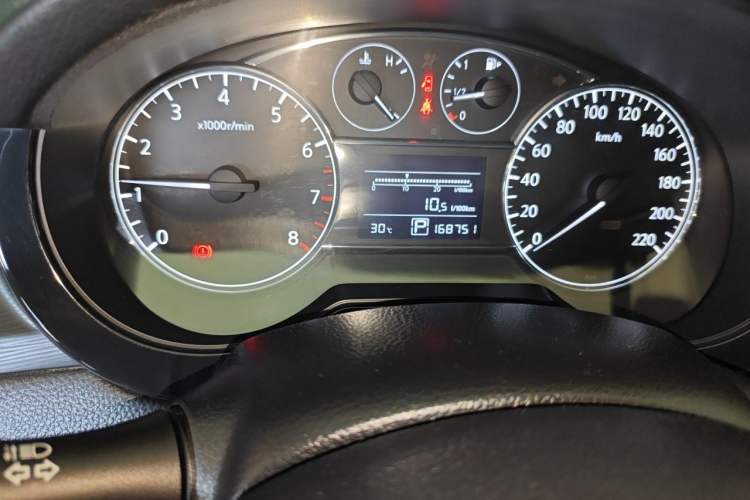Used Nissan Tiida 2011 1.6L CVT Smart Version Odometer Close Up